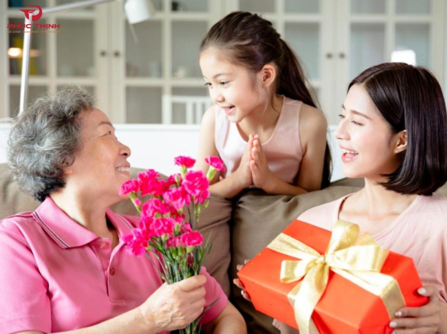 Gợi ý các nhóm quà tặng phụ nữ trung niên được ưa chuộng