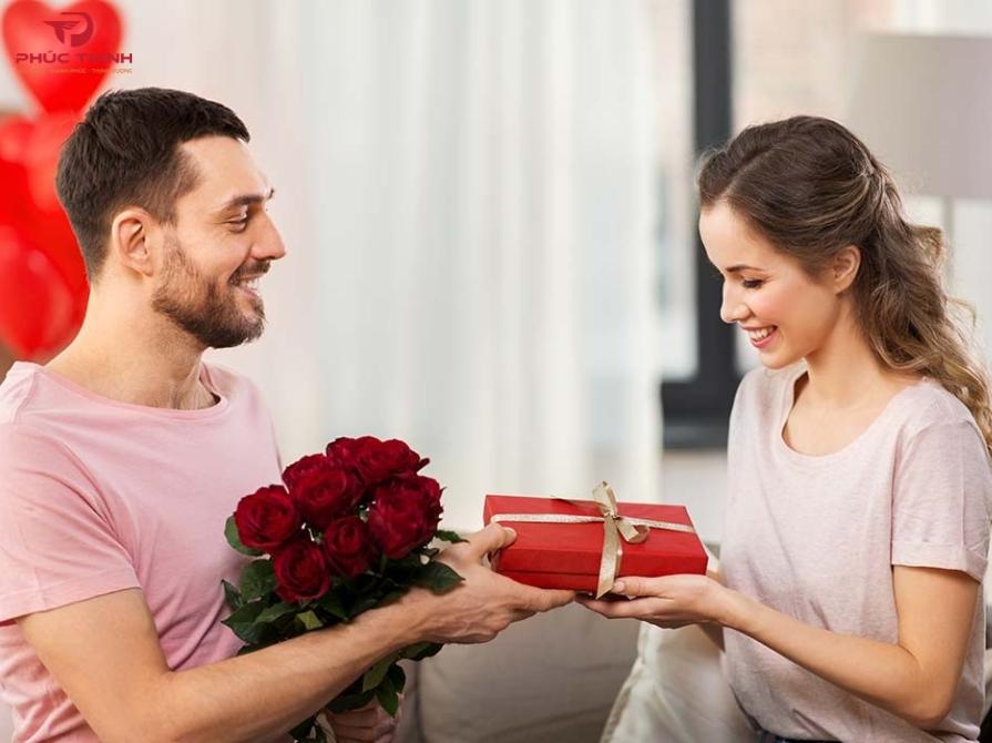 Vì sao nên tặng quà cho vợ đúng dịp?