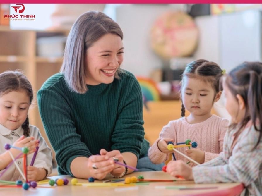 Vì sao nên tặng quà cho cô giáo mầm non?