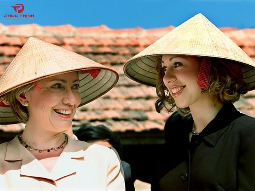 Vì sao nên chọn quà tặng riêng cho người nước ngoài?